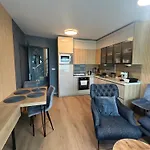 Apartment Wavehaven At South Bay Warna