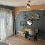 Apartment Wavehaven At South Bay Warna