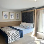 Wavehaven At South Bay Warna