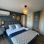 Apartment Wavehaven At South Bay *