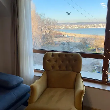 Апартамент Wavehaven At South Bay Варна