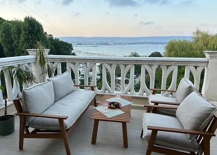 Wavehaven At South Bay Apartment