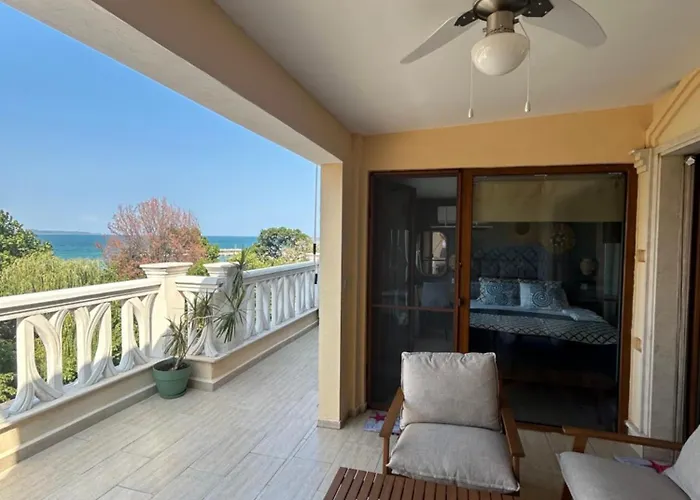 Wavehaven At South Bay Apartment