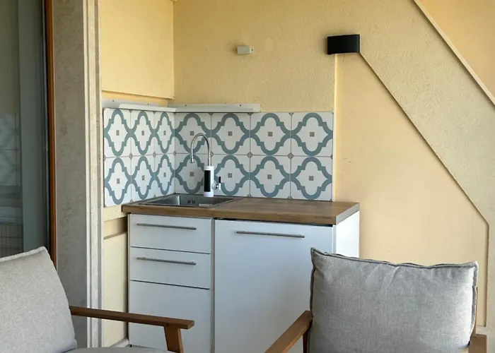 Wavehaven At South Bay Warna