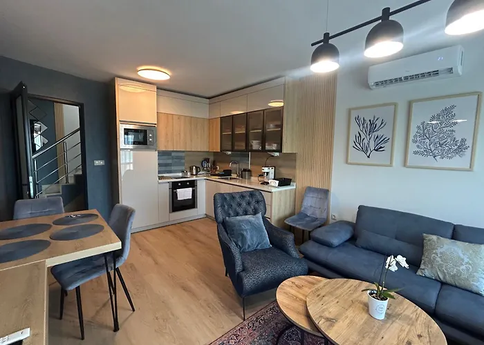 Wavehaven At South Bay Apartment