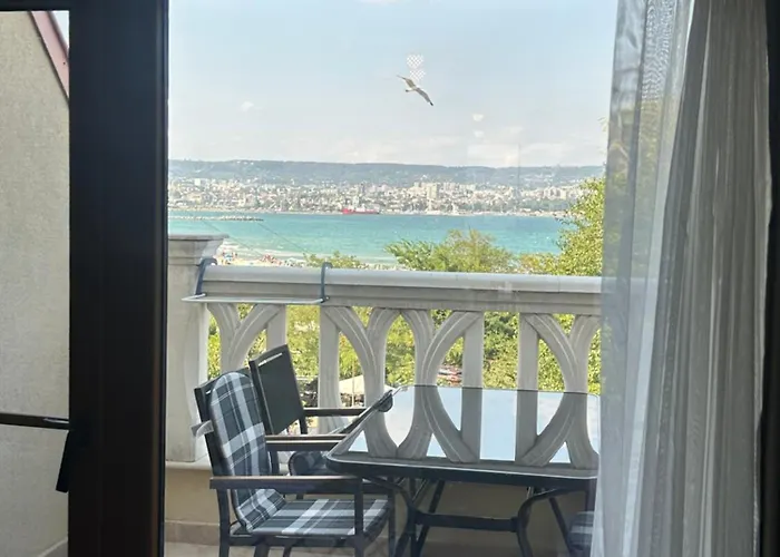 Wavehaven At South Bay Apartment