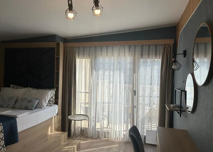 Wavehaven At South Bay Apartment